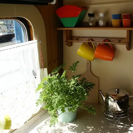 Boat & Breakfast Veinard Apartment